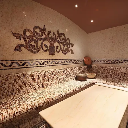 Private In Royal Park Apartman