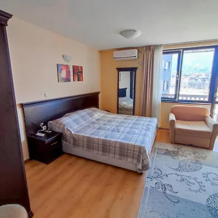 Private In Royal Park Appartement